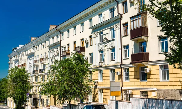 Typical soviet residential building in Samara, Russia — Stock Photo, Image