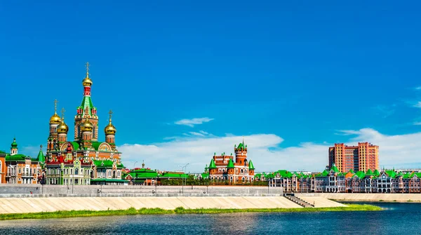 Kathedraal van de Aankondiging in Yoshkar-Ola, Rusland — Stockfoto