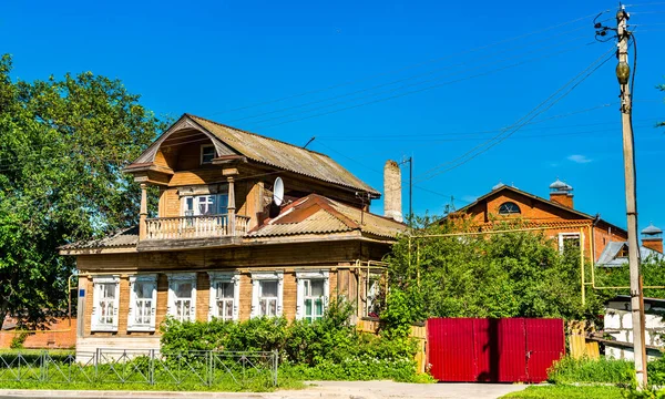 Traditioneel houten huis in Yoshkar-Ola, Rusland — Stockfoto