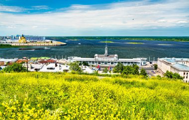 Rusya, Nizhny Novgorod 'daki Volga Nehri' ndeki nehir istasyonunun görüntüsü