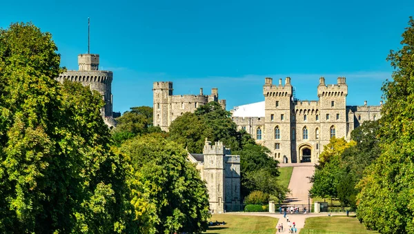 Άποψη του Κάστρου Windsor από το Long Walk, Αγγλία — Φωτογραφία Αρχείου
