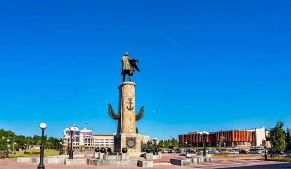 La gran estatua de Pedro en Lipetsk, Rusia — Foto de Stock