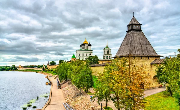 Pskov Krom, um kremlin na Rússia — Fotografia de Stock