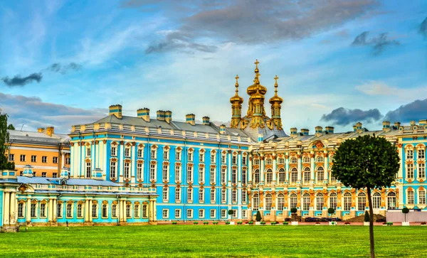 Church of the Resurrection at the Catherine Palace in Pushkin near St. Petersburg, Russia — Stock Photo, Image