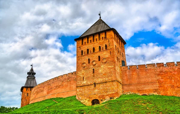 Mura del Cremlino di Novgorod Detinets a Veliky Novgorod, Russia — Foto Stock