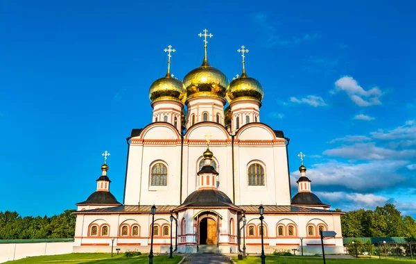 Dormition Katedral Valday Iversky Kloster i Rusland - Stock-foto
