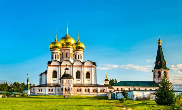 Entschlafungskathedrale des Iwerski-Klosters in Russland — Stockfoto