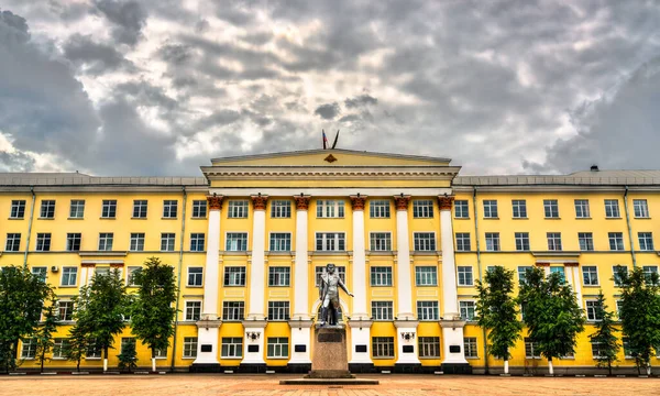 Académie militaire de défense aérospatiale à Tver, Russie — Photo