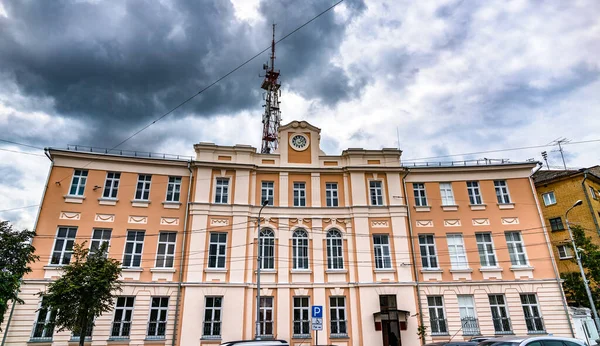 Clădire istorică în centrul orașului Tver, Rusia — Fotografie, imagine de stoc