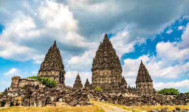 Endonezya 'da Yogyakarta yakınlarındaki Prambanan Tapınağı