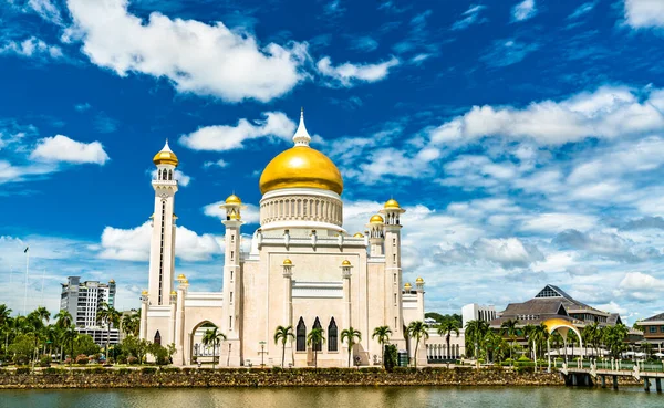 Omar Ali Saifuddien mecset Bandar Seri Begawan-ban, brunei — Stock Fotó