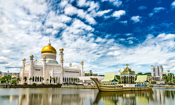 Omar Ali Saifuddien mecset Bandar Seri Begawan-ban, brunei — Stock Fotó