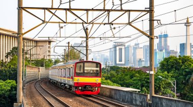 Jakarta, Endonezya 'da banliyö treni