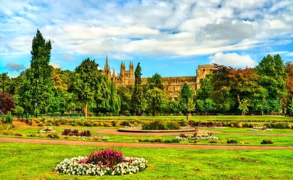 Uitzicht op Peterborough Cathedral in Engeland — Stockfoto