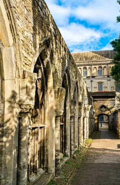Starověká zeď v katedrále v Peterborough v Anglii — Stock fotografie