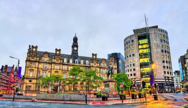 İngiltere, Leeds 'teki şehir meydanı — Stok fotoğraf