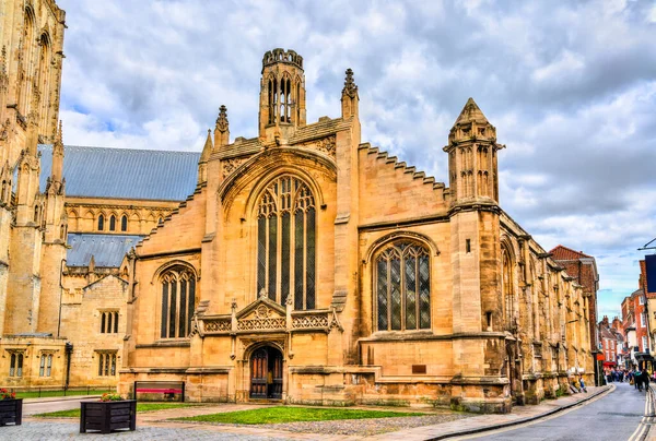 Iglesia de San Miguel le Belfrey en York, Inglaterra. — Foto de Stock