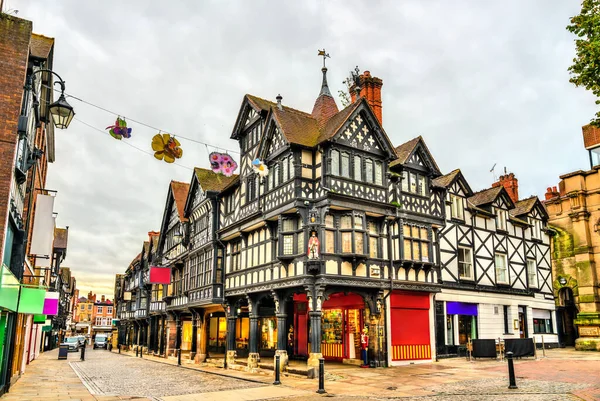 İngiltere 'nin Chester şehrinde geleneksel Tudor tarzı evler — Stok fotoğraf