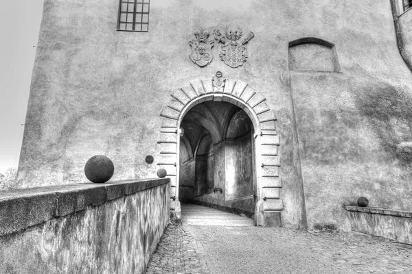 捷克克鲁姆洛夫城堡入口 — 图库照片