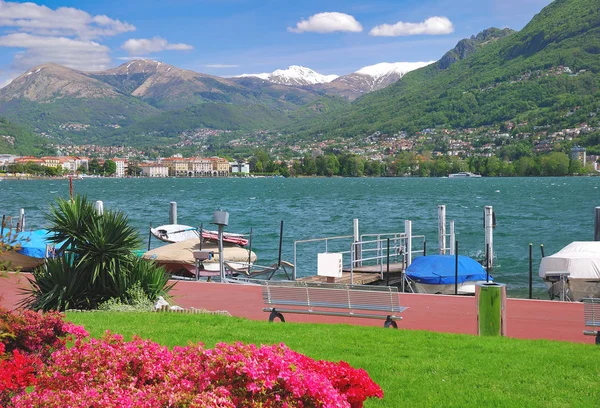 Strandpromenaden, Lugano, Lake Lugano, kantonen Ticino i Schweiz — Stockfoto