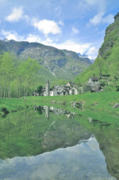 Ritorto, Val Bavona, Cantón del Tesino, Suiza — Foto de Stock