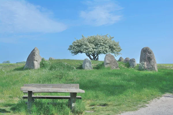 Tumba megalítica, Isla Ruegen, Mar Báltico, Alemania — Foto de Stock