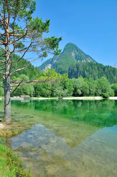 Lago Jasna, Parque Nacional de Triglav, Eslovénia — Fotografia de Stock