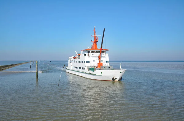 Aan Noordzee Ferry Van Neuharlingersiel Aan Spiekeroog Eiland Oost Friesland — Stockfoto