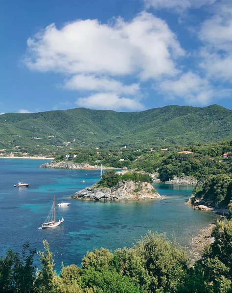 Прибрежный пейзаж на острове Эльба, Италия — стоковое фото