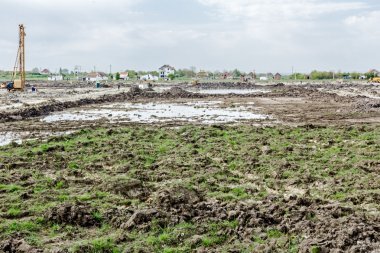 Çakma makine inşaat sitesinde.
