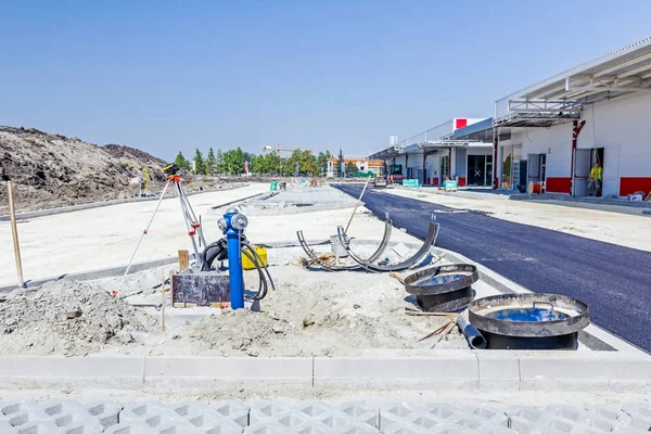 İnşaat alanında yeni yangın musluğuna — Stok fotoğraf