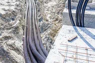 Oluklu plastik borular demet