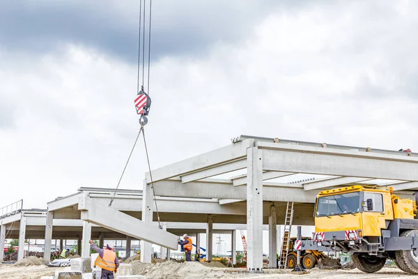 Vinçler-Mobil vinç kamyon römork gelen beton kiriş boşaltma bir