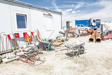 Farklı araçları kümesi, ürünler için iş kazık reklam yerleştirilir