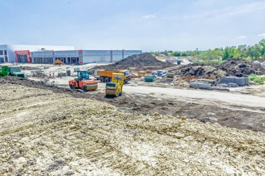 Manzara dönüşümü makine ile kentsel alan insanlar w