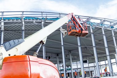Yükseklik işçi kiraz seçici yardımıyla yeni bir araya geldi üzerinde çalışıyoruz