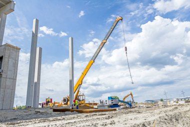 Vinçler-Mobil vinç taşıma beton armatür, paslı Meydanı çukuru