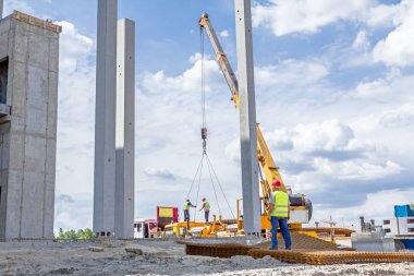 Vinçler-Mobil vinç taşıma beton armatür, paslı Meydanı çukuru