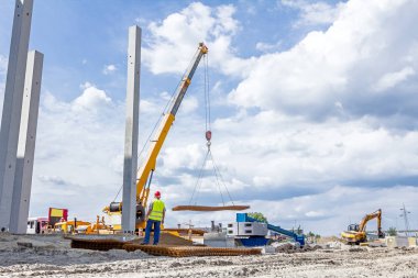 Vinçler-Mobil vinç taşıma beton armatür, paslı Meydanı çukuru