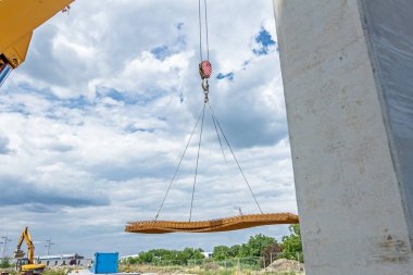 Vinçler-Mobil vinç taşımak için beton takviye kafes çukuru