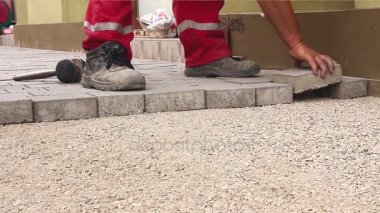 Masonlar eller kaldırım taşı uygun olan