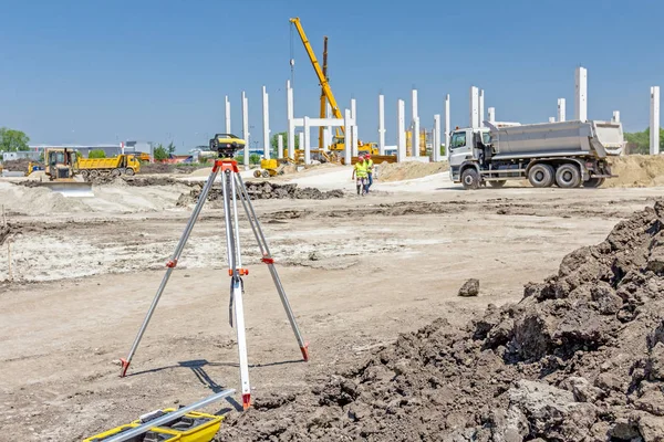 Bauingenieurwerkzeug, Theodolit, Geräte für die Landvermessung. — Stockfoto