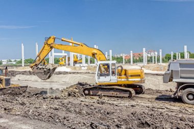 Site oluşturma Ekskavatör kazma