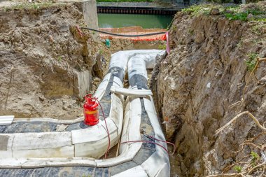 T yeni boru hattı köpük ısı yalıtımı dizi yerleştirme