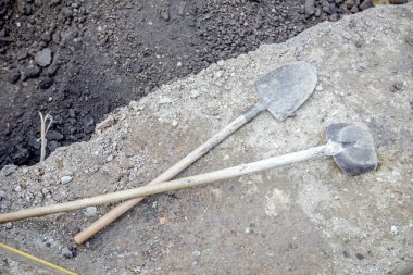 Toprak işleri için kullanılan araçlara bir süre kapalı kalan