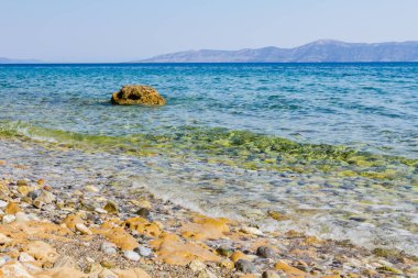 Rock shoal su, deniz seviyesinden yukarıda çıkmış