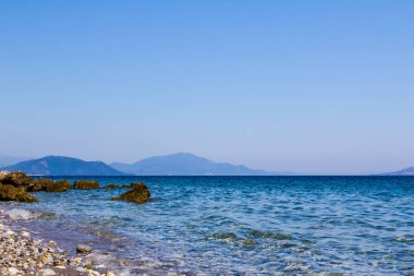 Rock shoal su, deniz seviyesinden yukarıda çıkmış