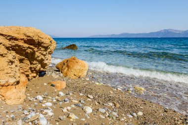 Rock shoal su, deniz seviyesinden yukarıda çıkmış