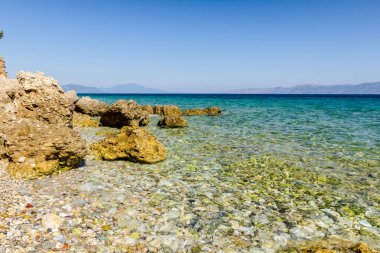 Rock shoal su, deniz seviyesinden yukarıda çıkmış