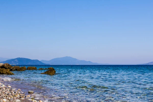 Rock shoal su, deniz seviyesinden yukarıda çıkmış